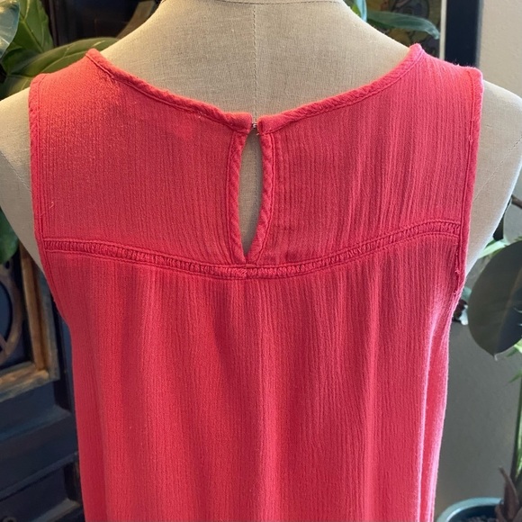Altar’d State Coral Scallop Crochet Lace peasant tank top. - Picture 8 of 11